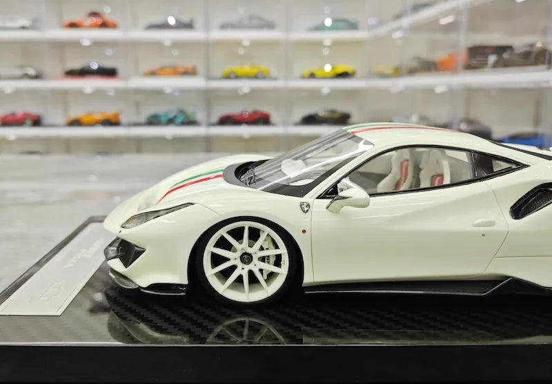 1:18 Ferrari 2018 488 Pista Luminous Die Cast Model Car