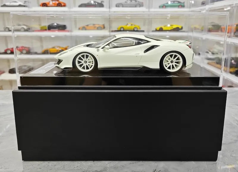 1:18 Ferrari 2018 488 Pista Luminous Die Cast Model Car