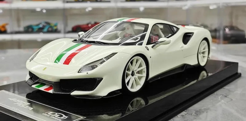 1:18 Ferrari 2018 488 Pista Luminous Die Cast Model Car