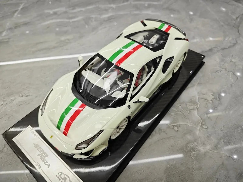 1:18 Ferrari 2018 488 Pista Luminous Die Cast Model Car