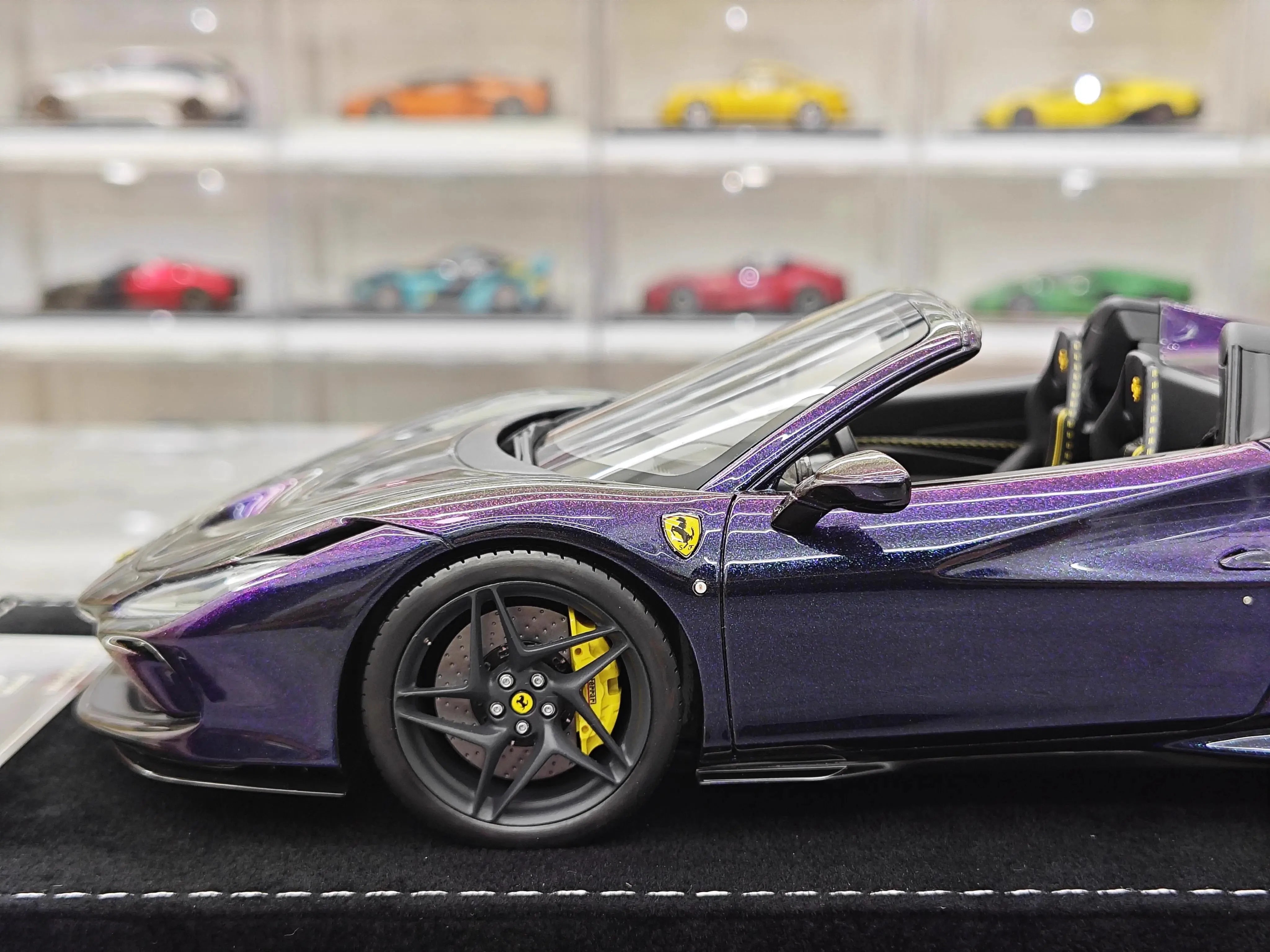 1:18 Ferrari 2019 F8 Spider Die Cast Model Car