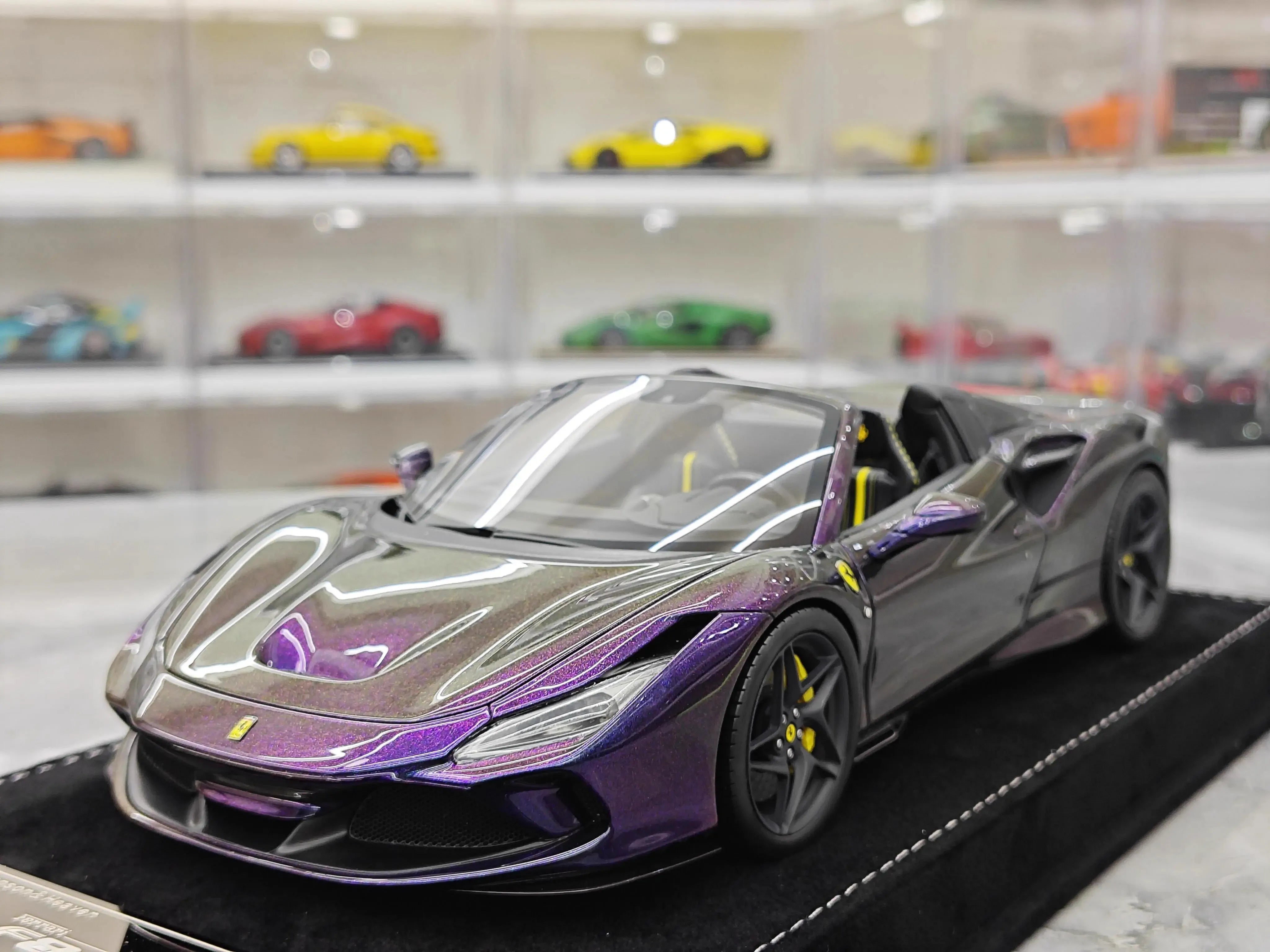 1:18 Ferrari 2019 F8 Spider Die Cast Model Car