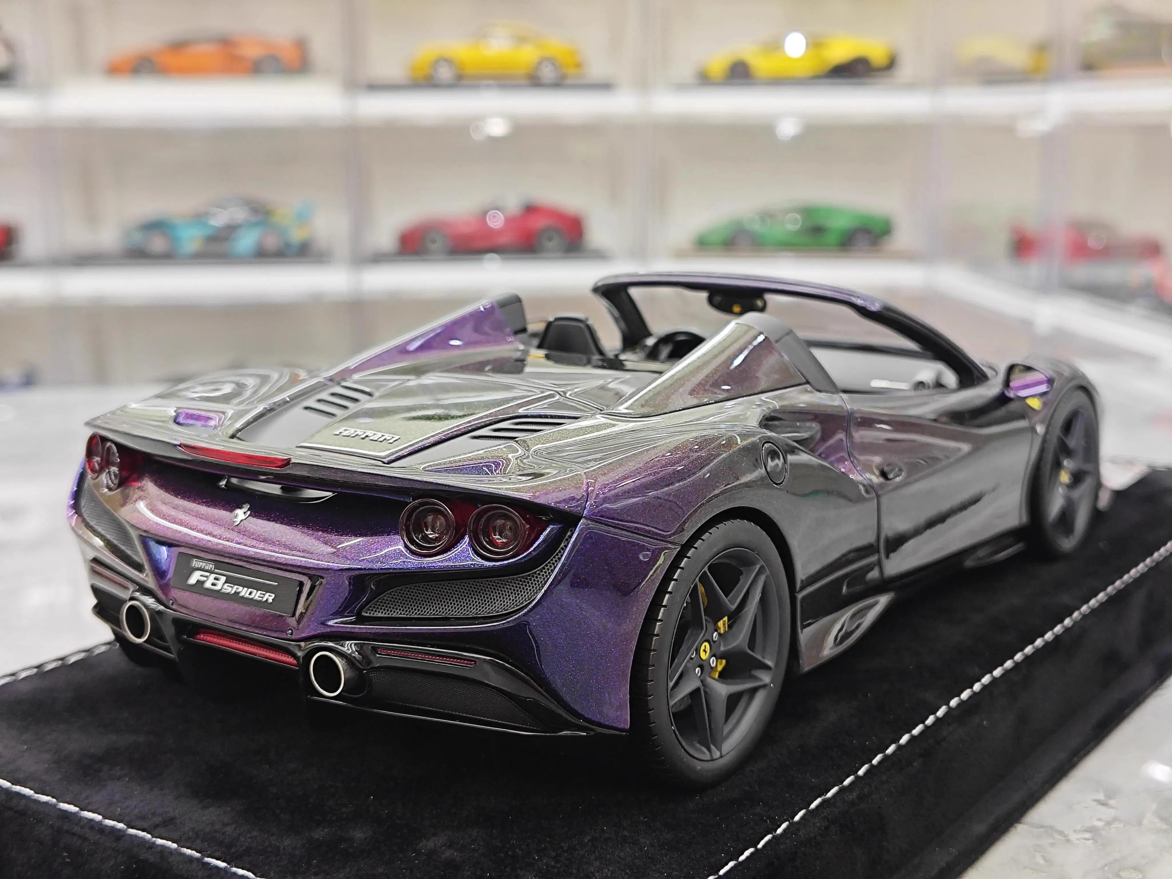 1:18 Ferrari 2019 F8 Spider Die Cast Model Car
