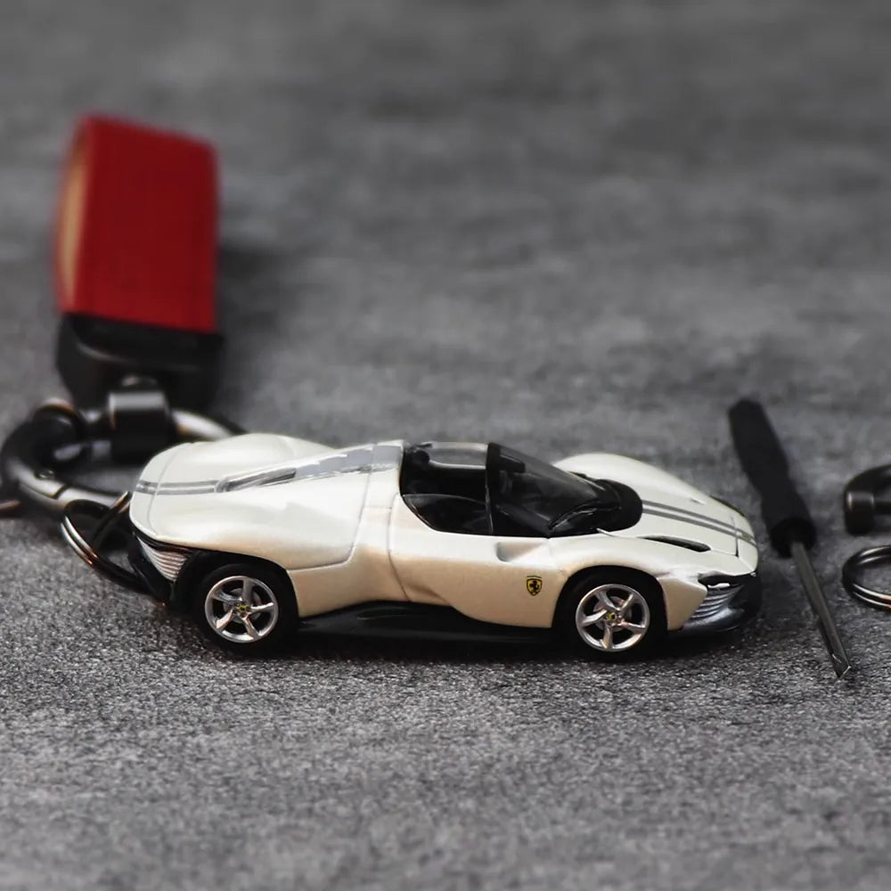 Ferrari Daytona SP3 ホワイト Keychain 1:64 モデルカー Keychain