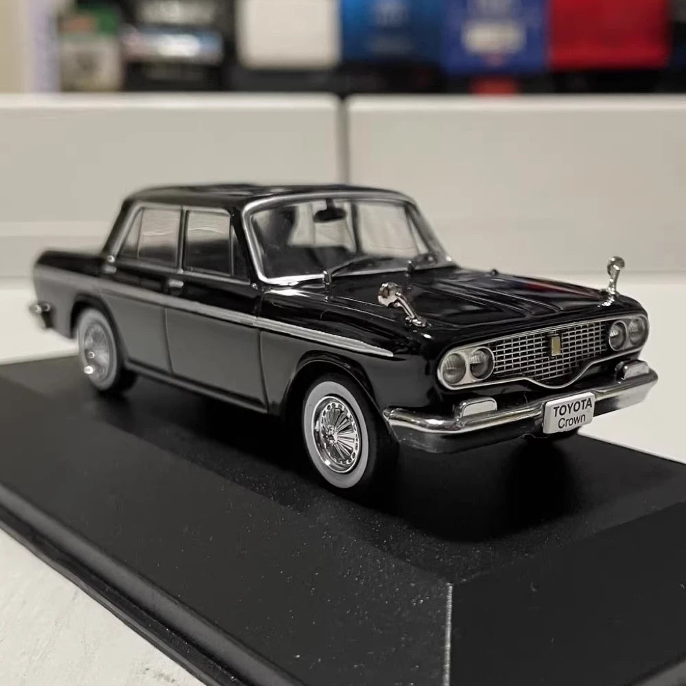 [First] 1:43 Toyota 1962 Toyopet Crown svart modellbil Die-Cast