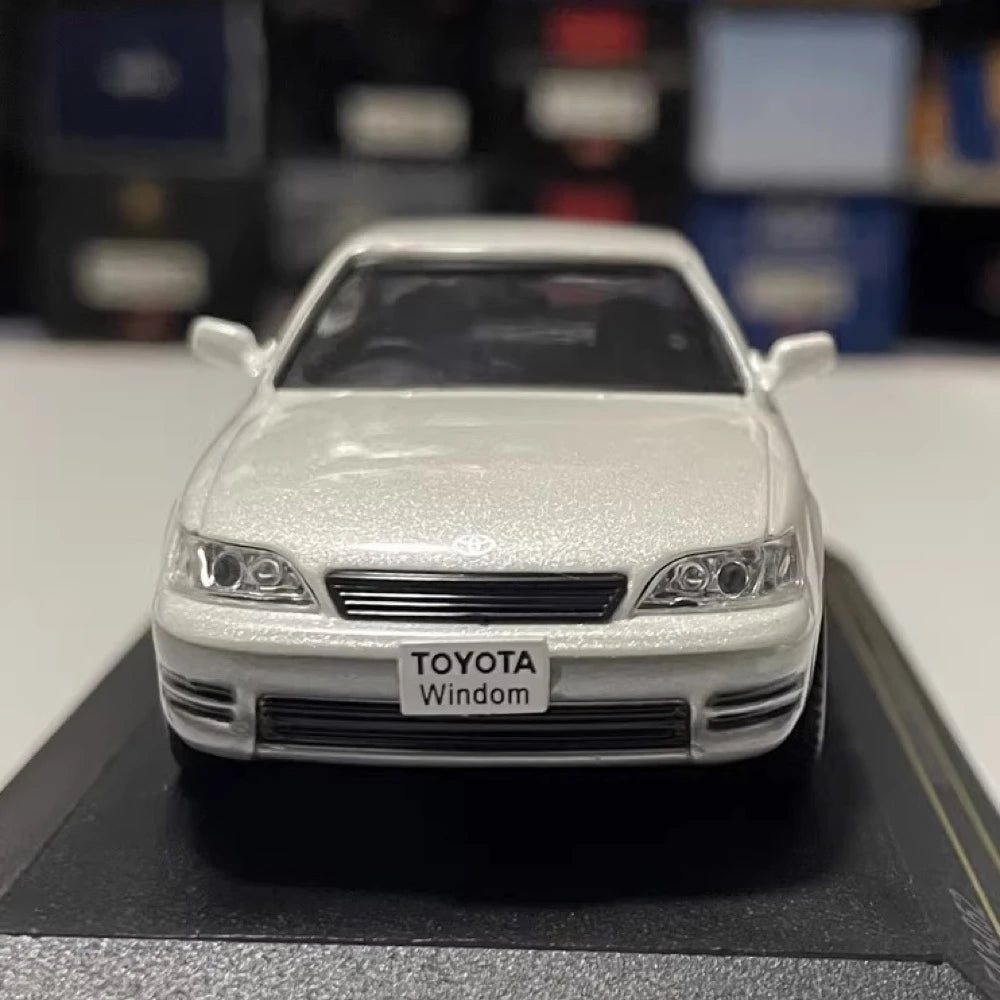 [First] 1:43 Toyota 1991 Windom VCV10 White Model Car Die-Cast