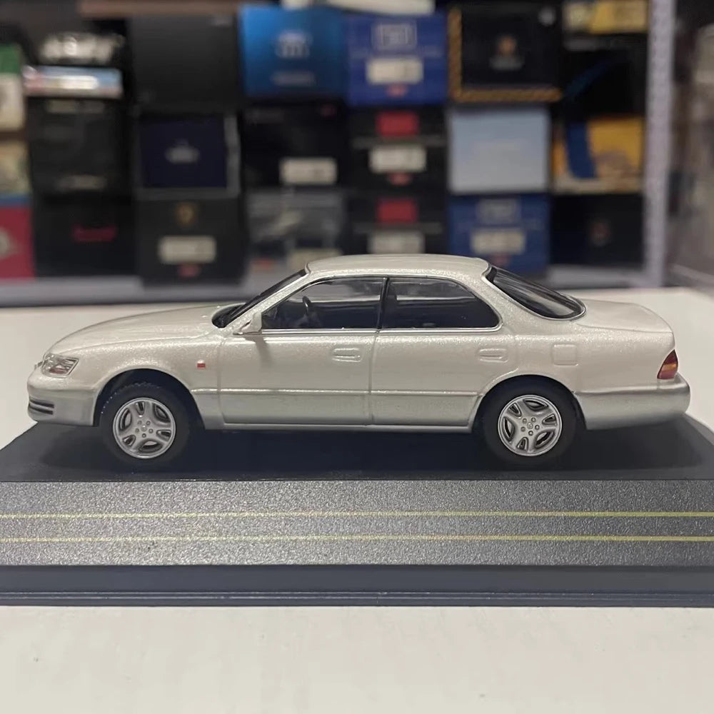 [First] 1:43 Toyota 1991 Windom VCV10 White Model Car Die-Cast