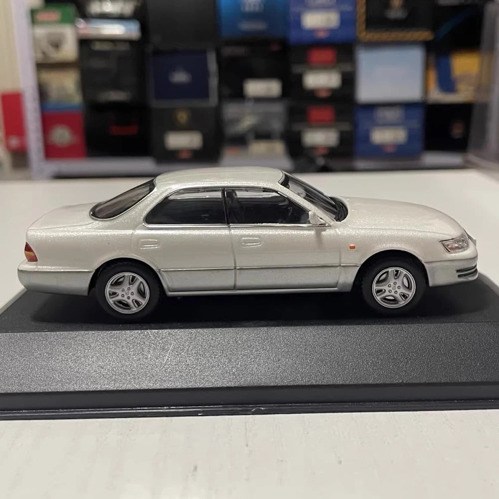[First] 1:43 Toyota 1991 Windom VCV10 White Model Car Die-Cast