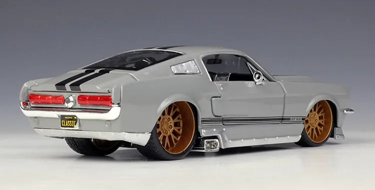 1:24 Ford 1967 Mustang GT Die Cast Model Car
