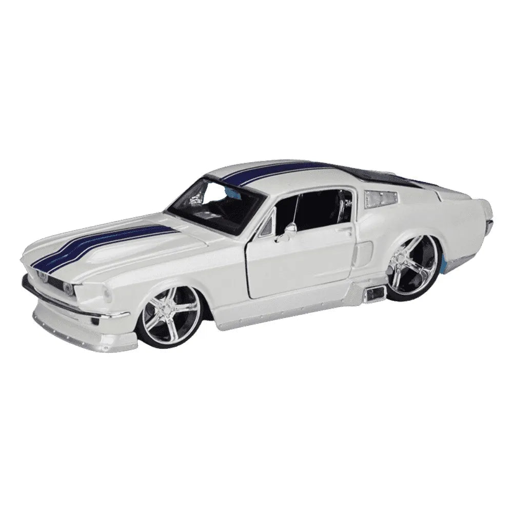 1:24 Ford 1967 Mustang GT Die Cast Model Car