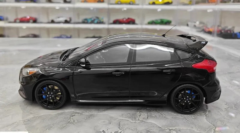 1:18 Ford 2015 Focus RS Die Cast Model Car