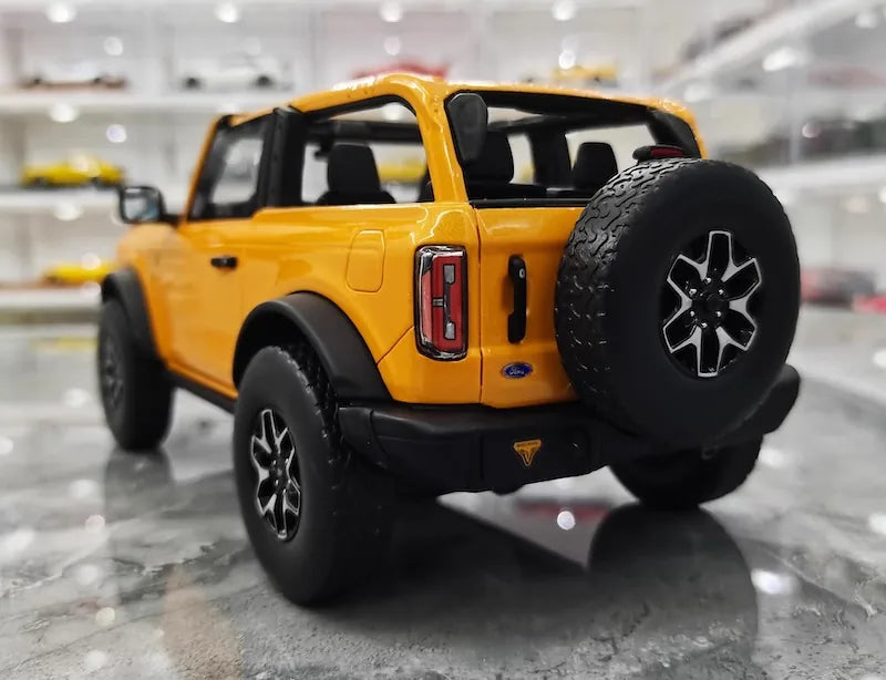 1:18 Ford 2021 Bronco Die Cast Model Car