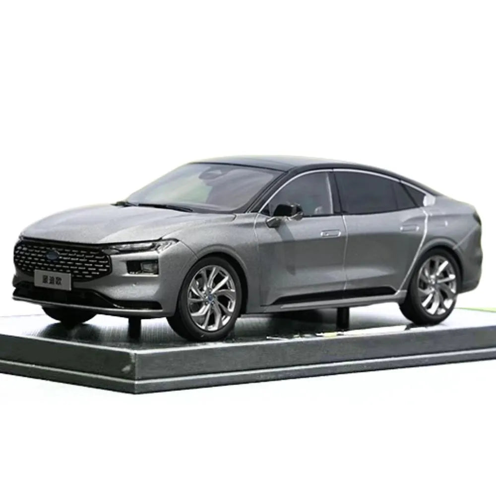 1:18 Ford 2022 Mondeo Die Cast Model Car