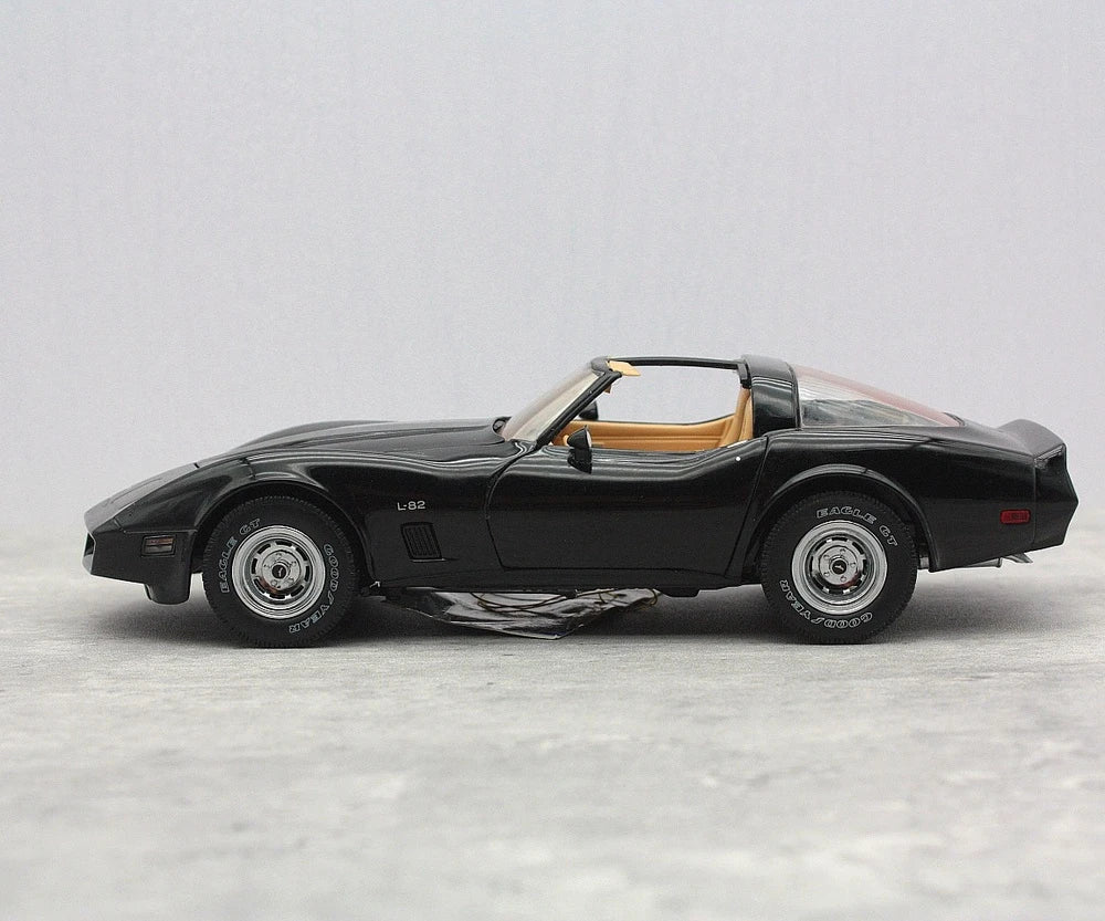[Franklin] 1:24 Chevrolet 1980 Corvette C3 Black Model Car Resin