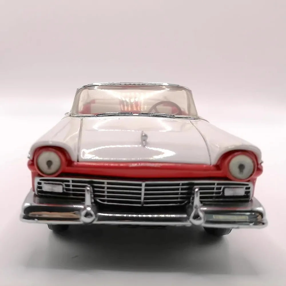 [Franklin] 1:24 Ford 1957 Fairlane 500 Skyliner modellino di auto Die-Cast