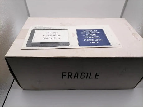 [Franklin] 1:24 Ford 1957 Fairlane 500 Skyliner Model Car Die-Cast