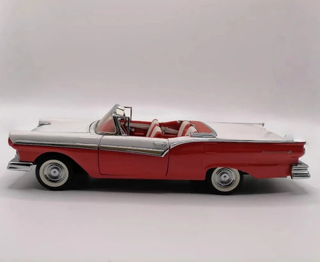 [Franklin] 1:24 Ford 1957 Fairlane 500 Skyliner Model Car Die-Cast