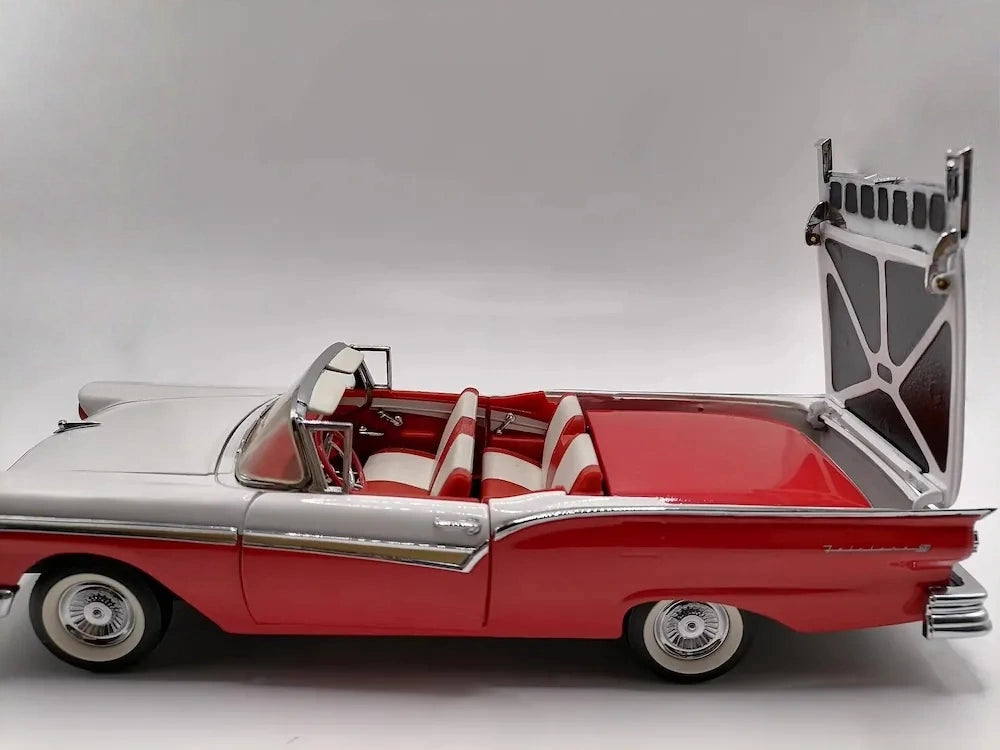 [Franklin] 1:24 Ford 1957 Fairlane 500 Skyliner Model Car Die-Cast