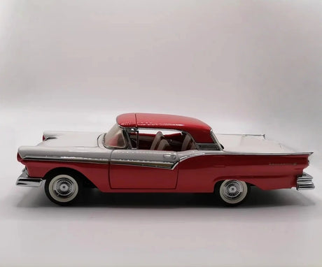[Franklin] 1:24 Ford 1957 Fairlane 500 Skyliner Model Car Die-Cast