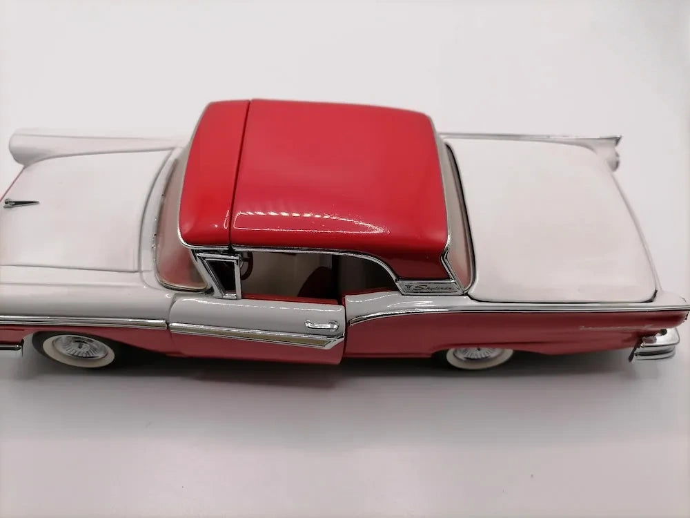 [Franklin] 1:24 Ford 1957 Fairlane 500 Skyliner modellino di auto Die-Cast