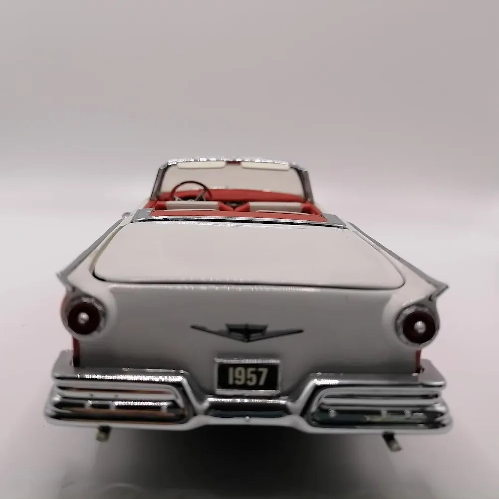 [Franklin] 1:24 Ford 1957 Fairlane 500 Skyliner modellino di auto Die-Cast