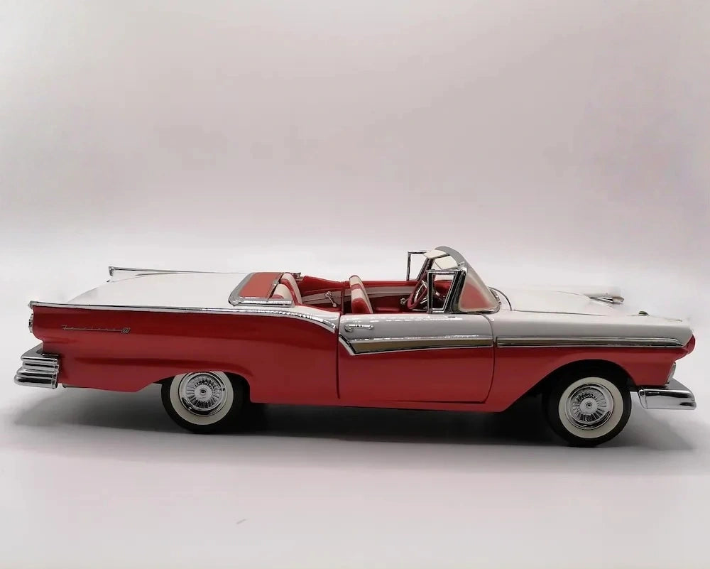 [Franklin] 1:24 Ford 1957 Fairlane 500 Skyliner Model Car Die-Cast