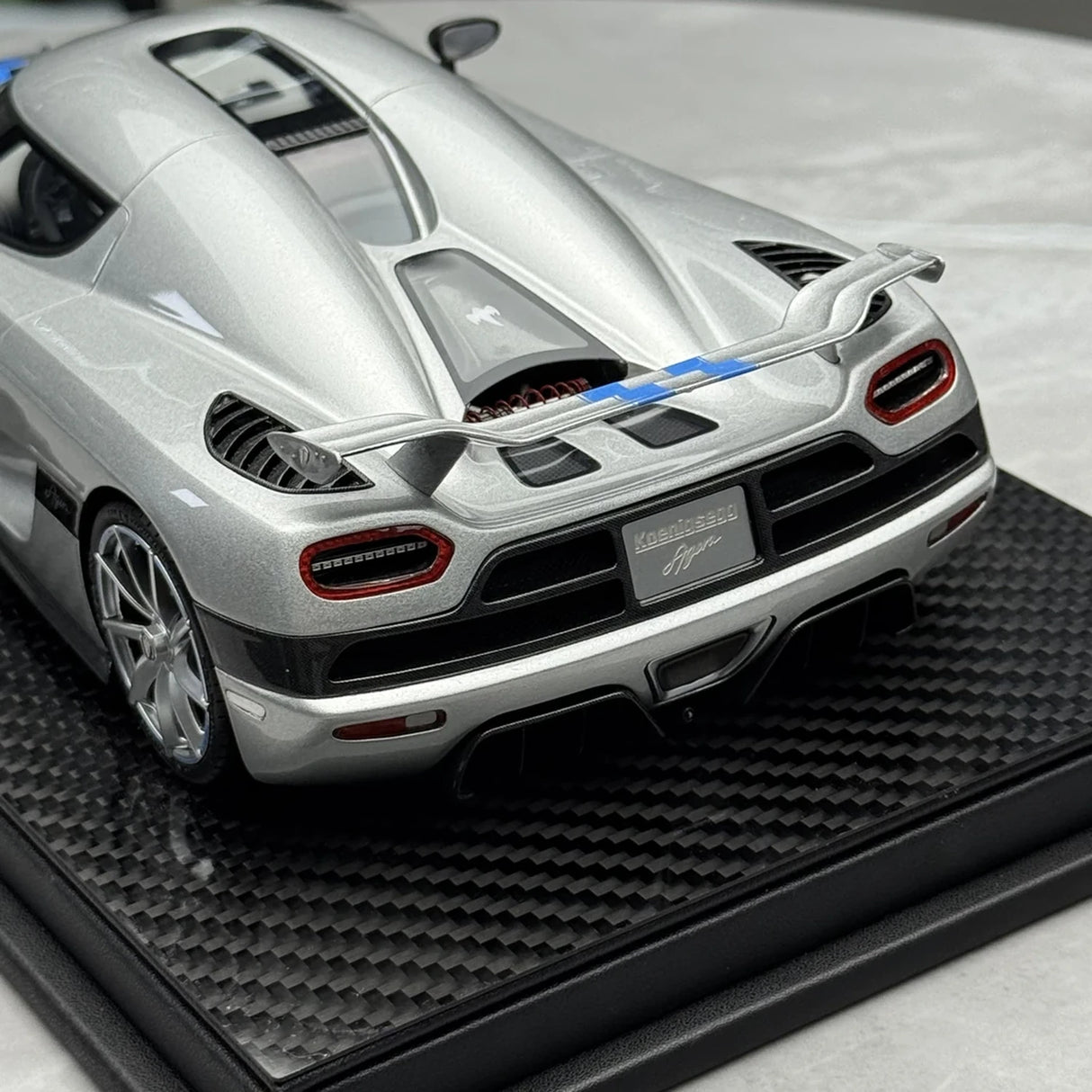 FrontiArt Koenigsegg 2013 Agera S Silver 1:18 – Resina de Modelo de Resina de Colección