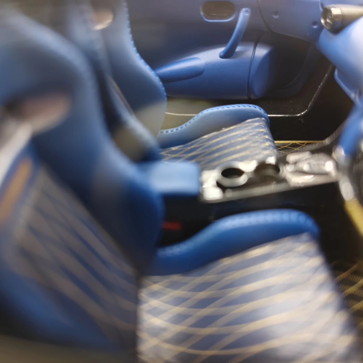 [FrontiArt] 1:18 Koenigsegg 2016 Regera Blue-Tinted Carbon Model Car Resin