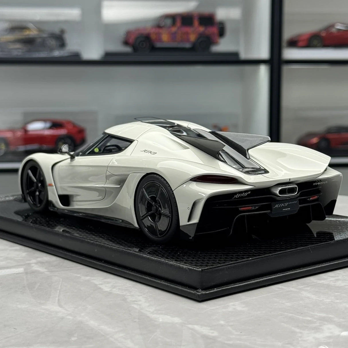 فرونتي آرت Koenigsegg 2020 Jesko أتاك باتل جراي 1:18 – نموذج راتنج قابل للجمع