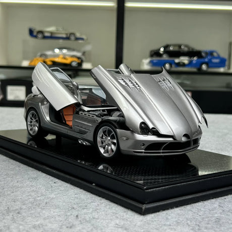 FrontiArt Mercedes-Benz 2003 SLR McLaren Silver 1:18 – Résine de modèle en résine de collection