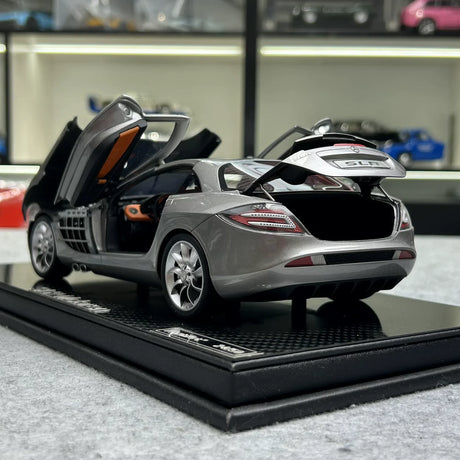 FrontiArt Mercedes-Benz 2003 SLR McLaren Silver 1:18 – Résine de modèle en résine de collection