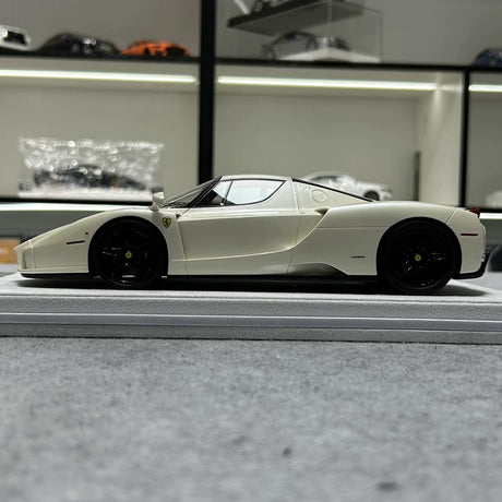 GAVIN Ferrari 2002 Enzo White 1:18 – Resina da collezione per modelli in resina