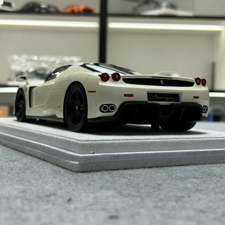 GAVIN Ferrari 2002 Enzo White 1:18 – Resina da collezione per modelli in resina