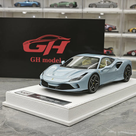 GH Ferrari 2019 F8 Tributo Ice Blue 1:18 – samlarobjekt resinmodellresin