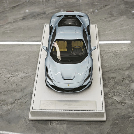 GH Ferrari 2019 F8 Tributo Ice Blue 1:18 – samlarobjekt resinmodellresin