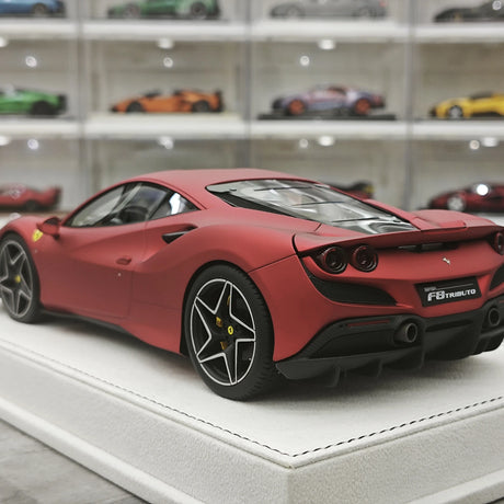 GH Ferrari 2019 F8 Tributo Matte Red 1:18 – Sammelobjekt-Resin-Modellharz