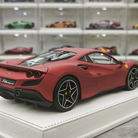 GH Ferrari 2019 F8 Tributo Matte Red 1:18 – Sammelobjekt-Resin-Modellharz