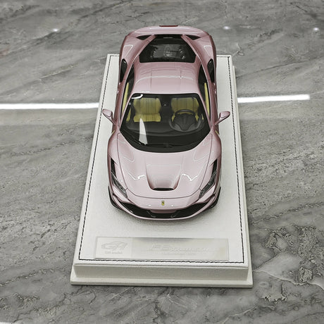 GH Ferrari 2019 F8 Tributo Pink 1:18 – Samlarresin i resin-modellresin