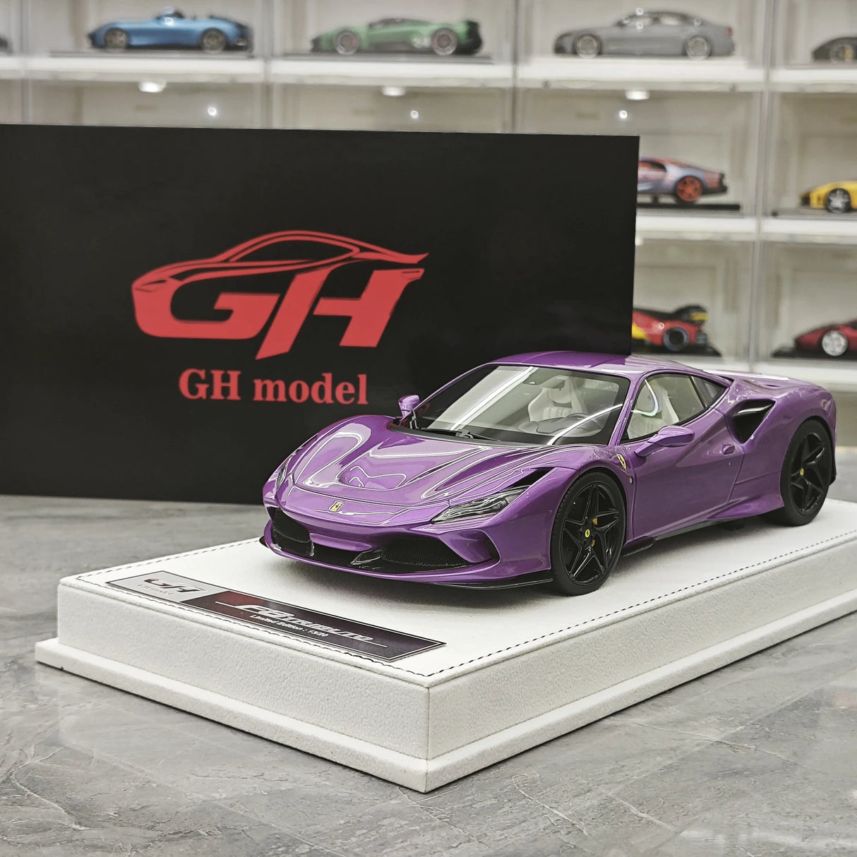 GH Ferrari 2019 F8 Tributo Purple 1:18 – Samlarresin-modellresin