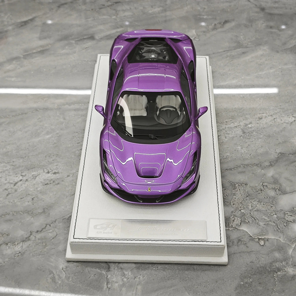GH Ferrari 2019 F8 Tributo Purple 1:18 – Samlarresin-modellresin