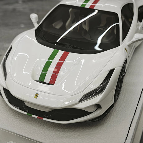 GH Ferrari 2019 F8 Tributo White 1:18 – Samlarresin Resin Modellresin