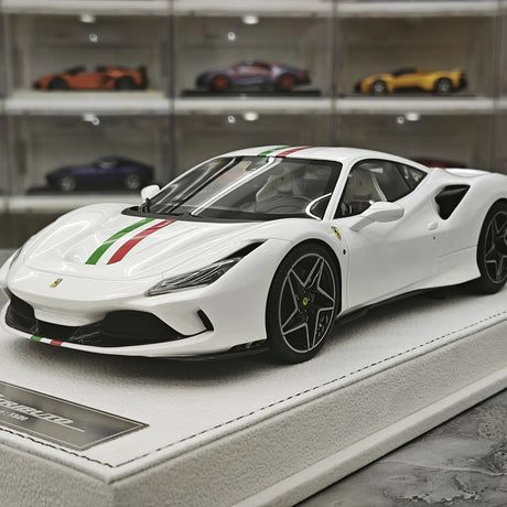 GH Ferrari 2019 F8 Tributo White 1:18 – Samlarresin Resin Modellresin