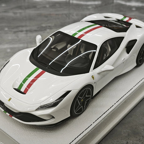 GH Ferrari 2019 F8 Tributo White 1:18 – Samlarresin Resin Modellresin