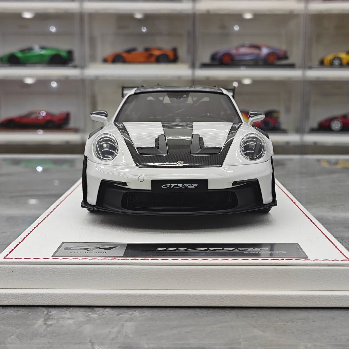 GH Modelo Porsche 2026 911 9920,2 GT3 RS Cinzento 1:18 – Resina Modelo de Resina Colecionável