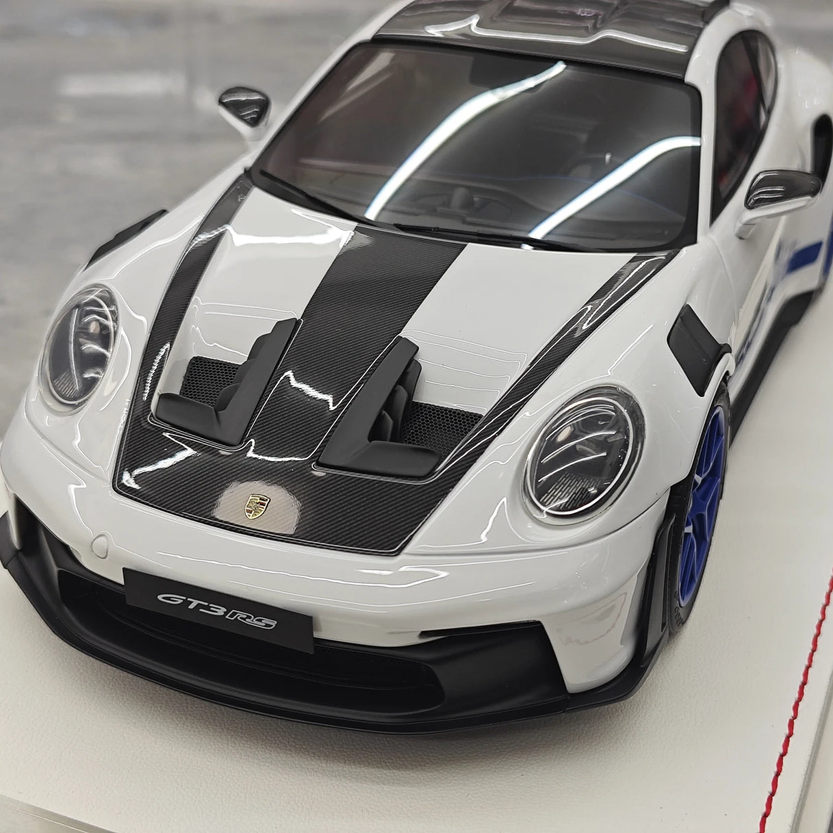 GH Modelo Porsche 2026 911 9920,2 GT3 RS Cinzento 1:18 – Resina Modelo de Resina Colecionável