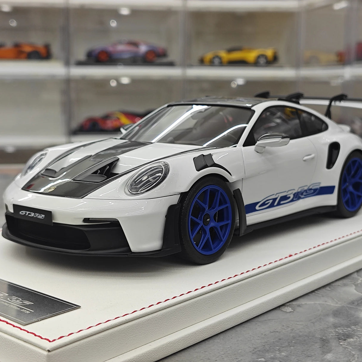 GH Modelo Porsche 2026 911 9920,2 GT3 RS Cinzento 1:18 – Resina Modelo de Resina Colecionável
