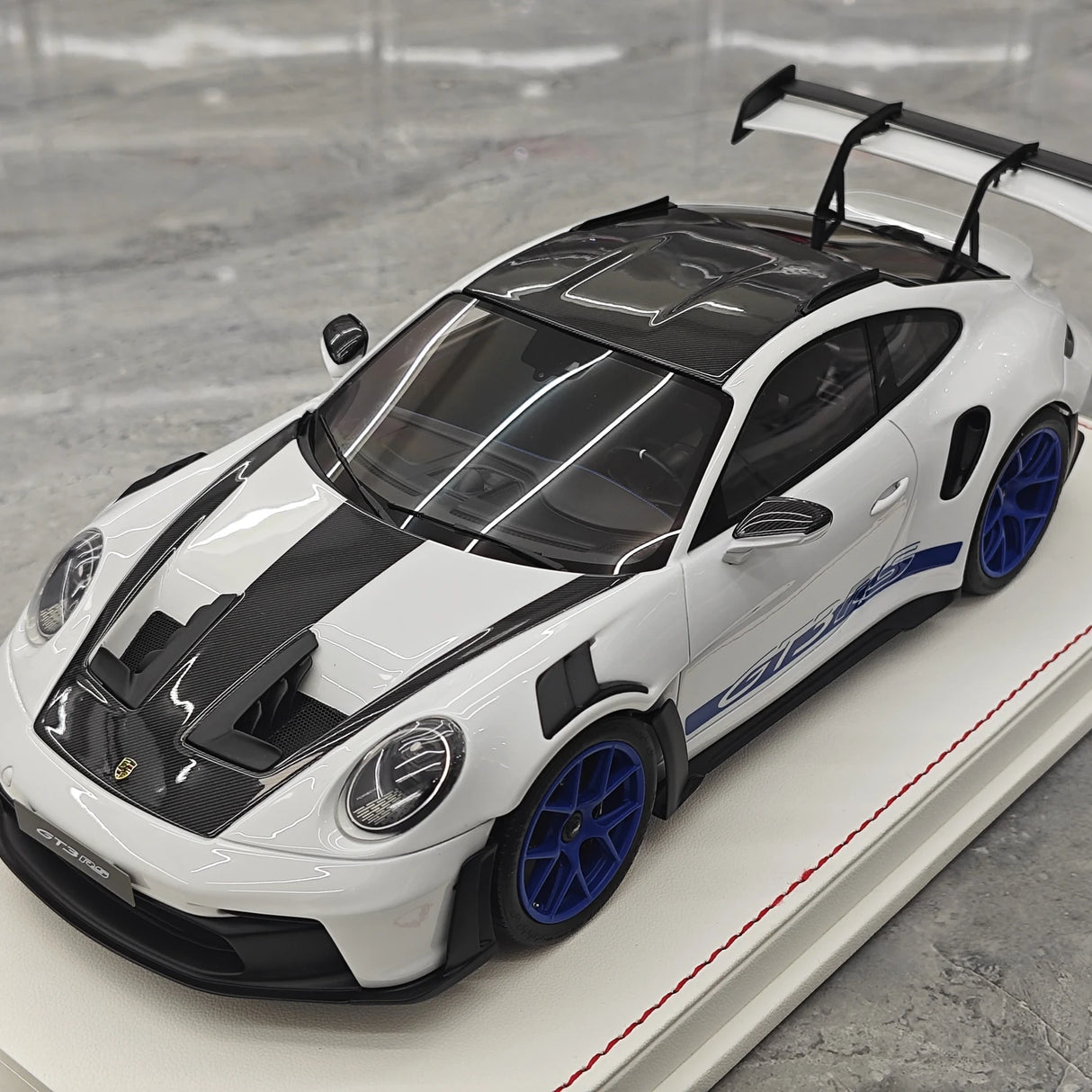 GH Modelo Porsche 2026 911 9920,2 GT3 RS Cinzento 1:18 – Resina Modelo de Resina Colecionável