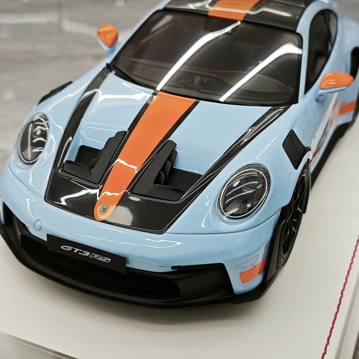 GH Modelo Porsche 2026 911 9920,2 GT3 RS Gulf 1:18 – Resina Modelo de Resina de Coleção