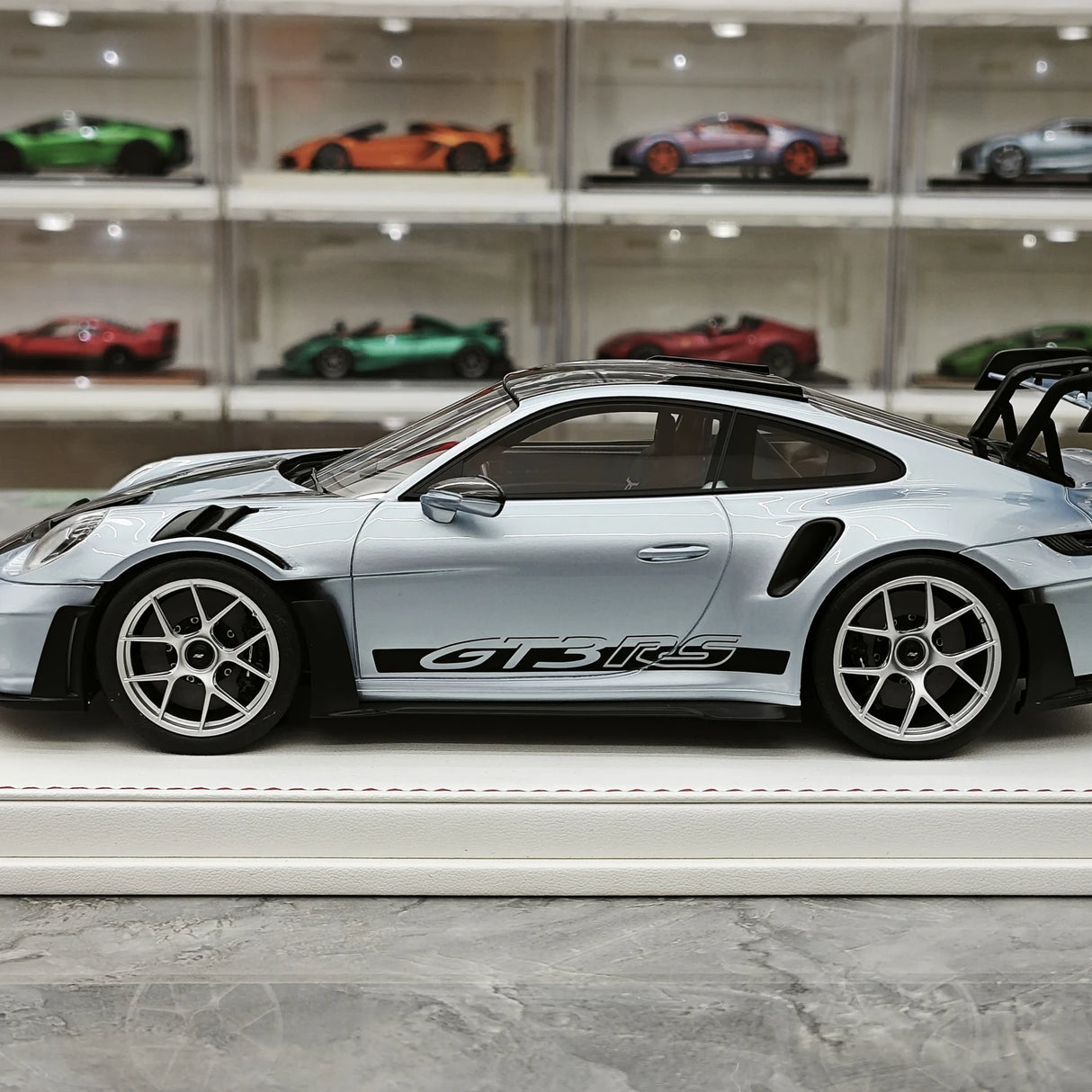 GH Modelo Porsche 2026 911 9920,2 GT3 RS Ice Blue 1:18 – Resina de Modelo de Resina de Coleção