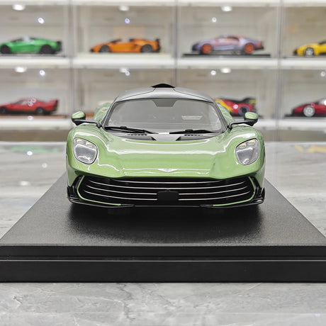 GT Spirit Aston Martin 2025 Valhalla Green 1:18 – Resina modello in resina collezionabile
